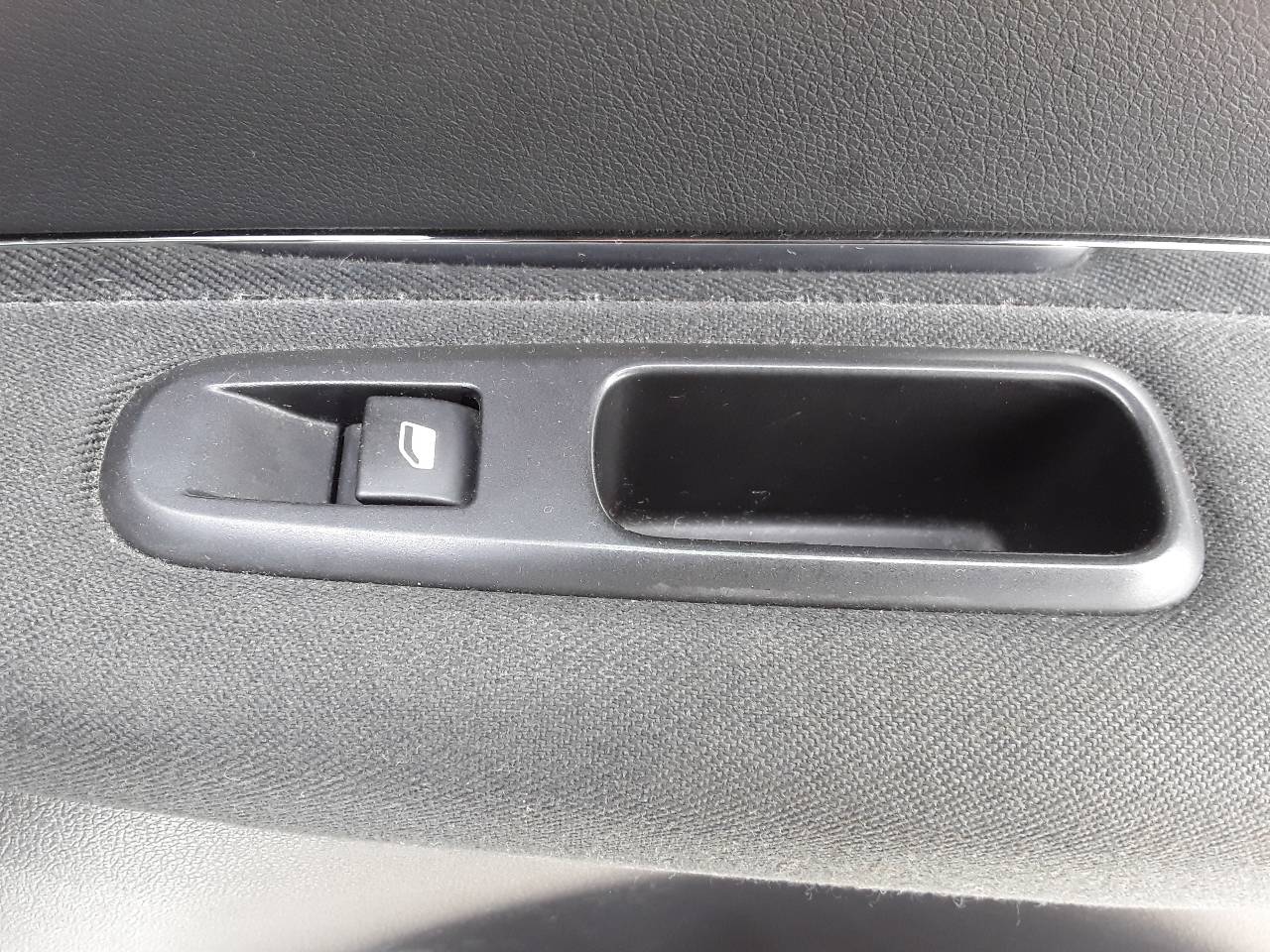 Mando elevalunas trasero derecho, foto 1 de 1
