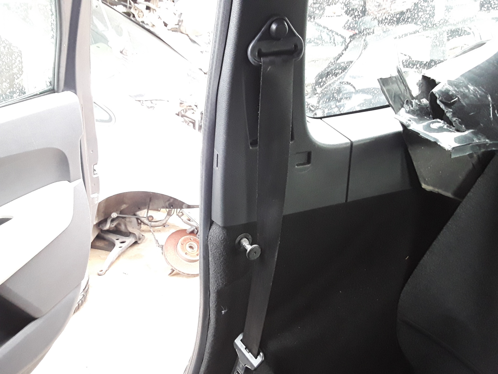Cinturon seguridad trasero derecho