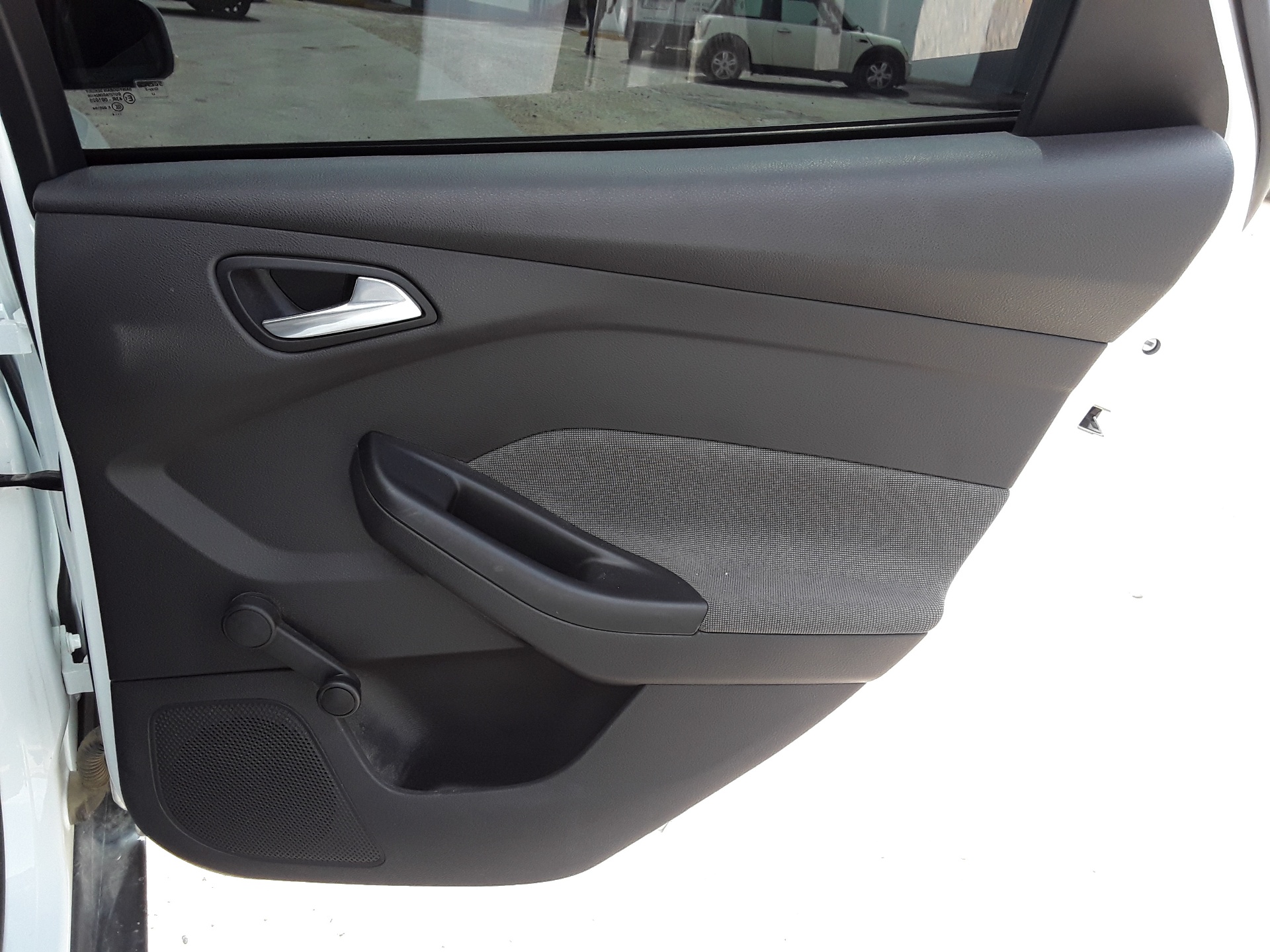 Rear right door trim, photo 1 of 1