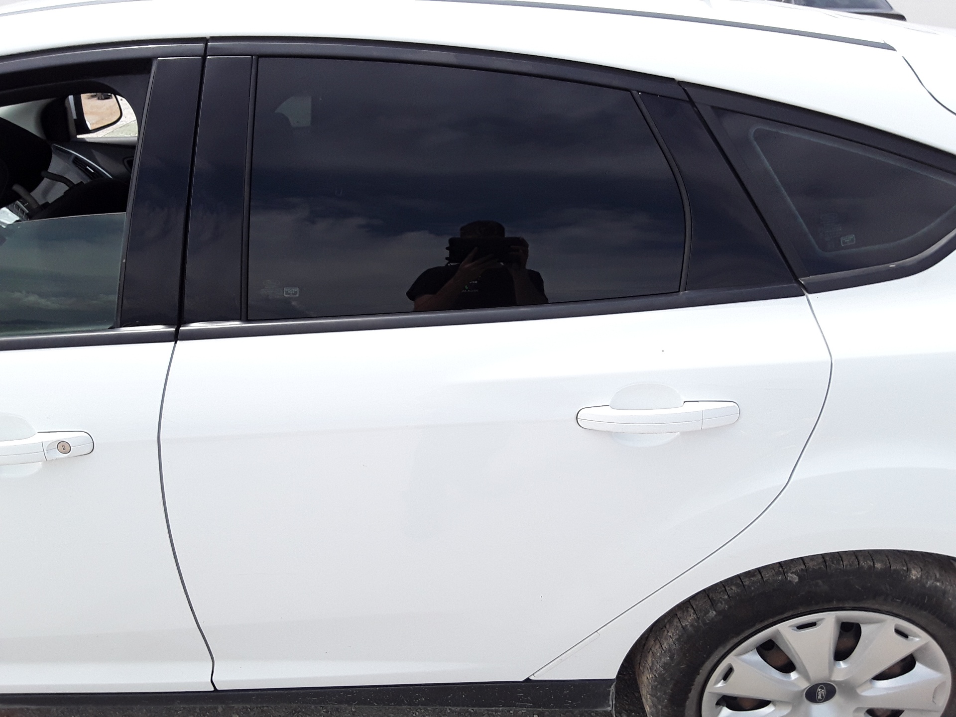 Rear left door, photo 1 of 1