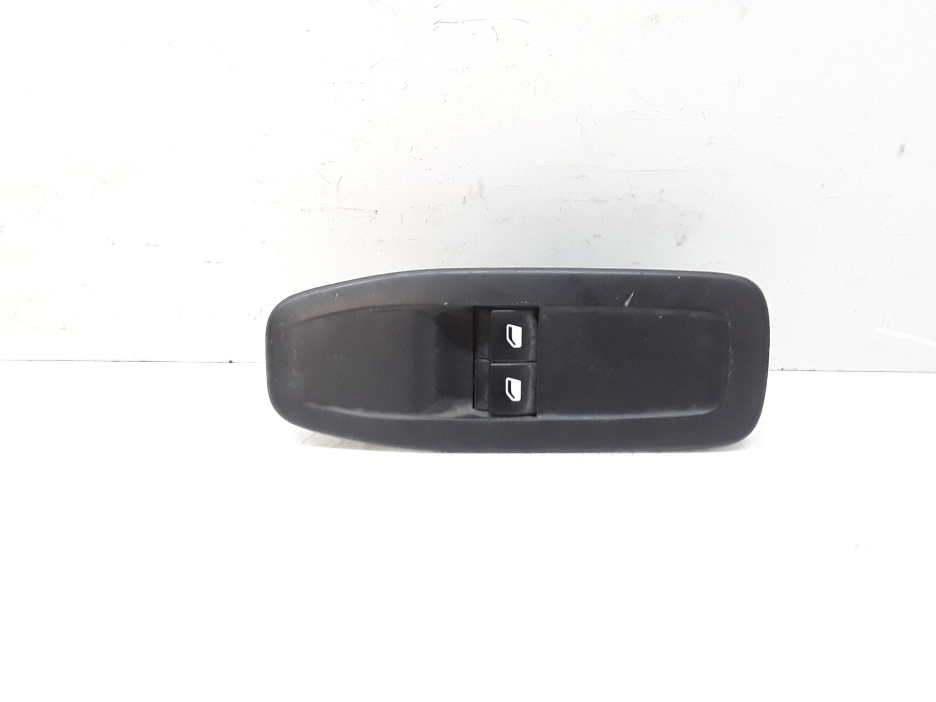 Front left window switch, photo 1 of 4