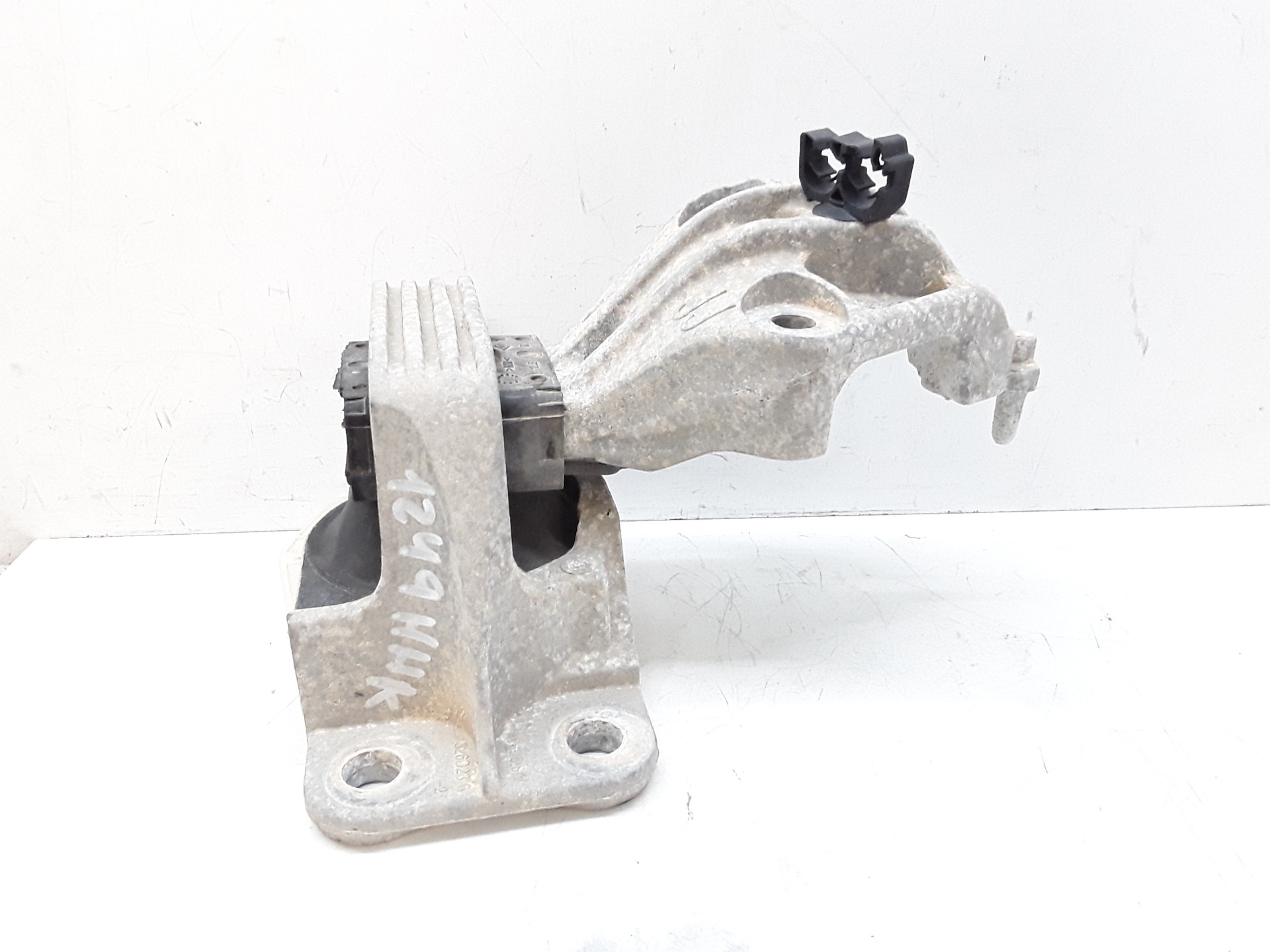 Soporte motor derecho
