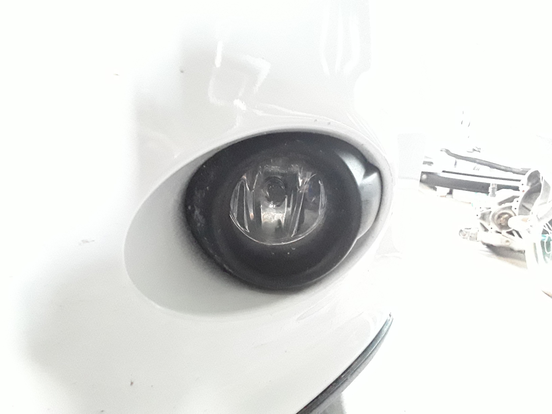 Faro antiniebla izquierdo