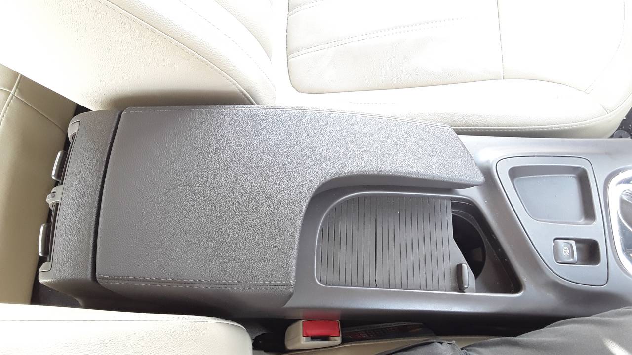 Centre armrest, photo 1 of 2