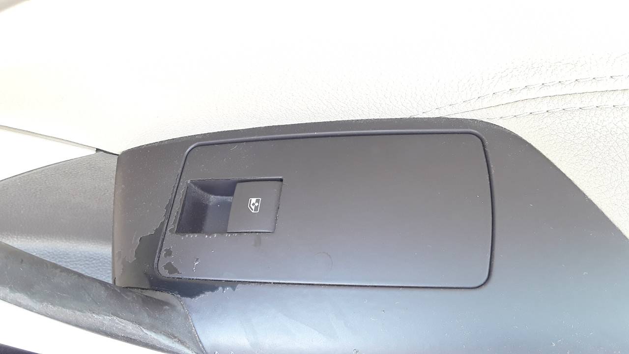 Front right window switch, photo 1 of 1