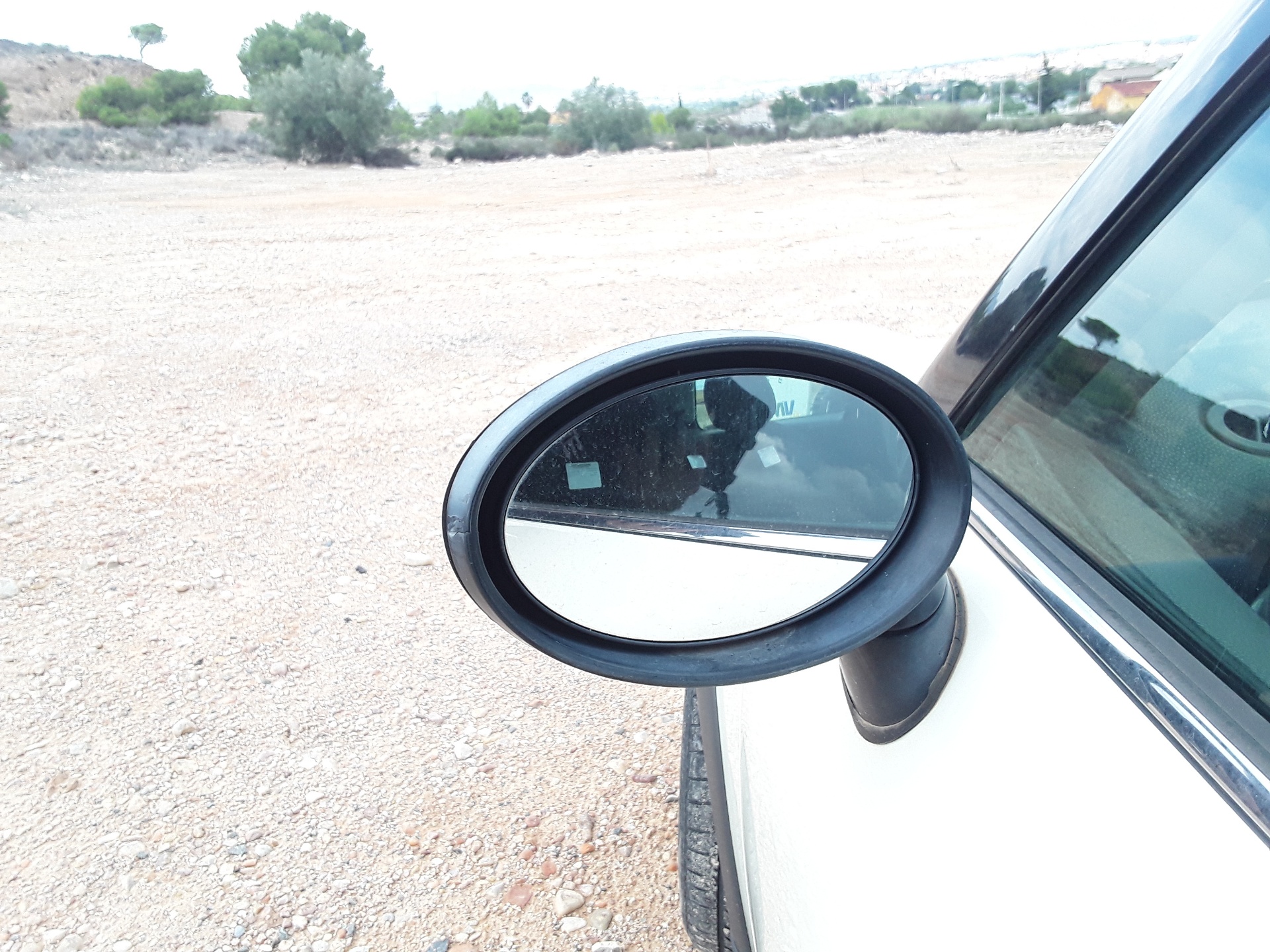 Retrovisor izquierdo