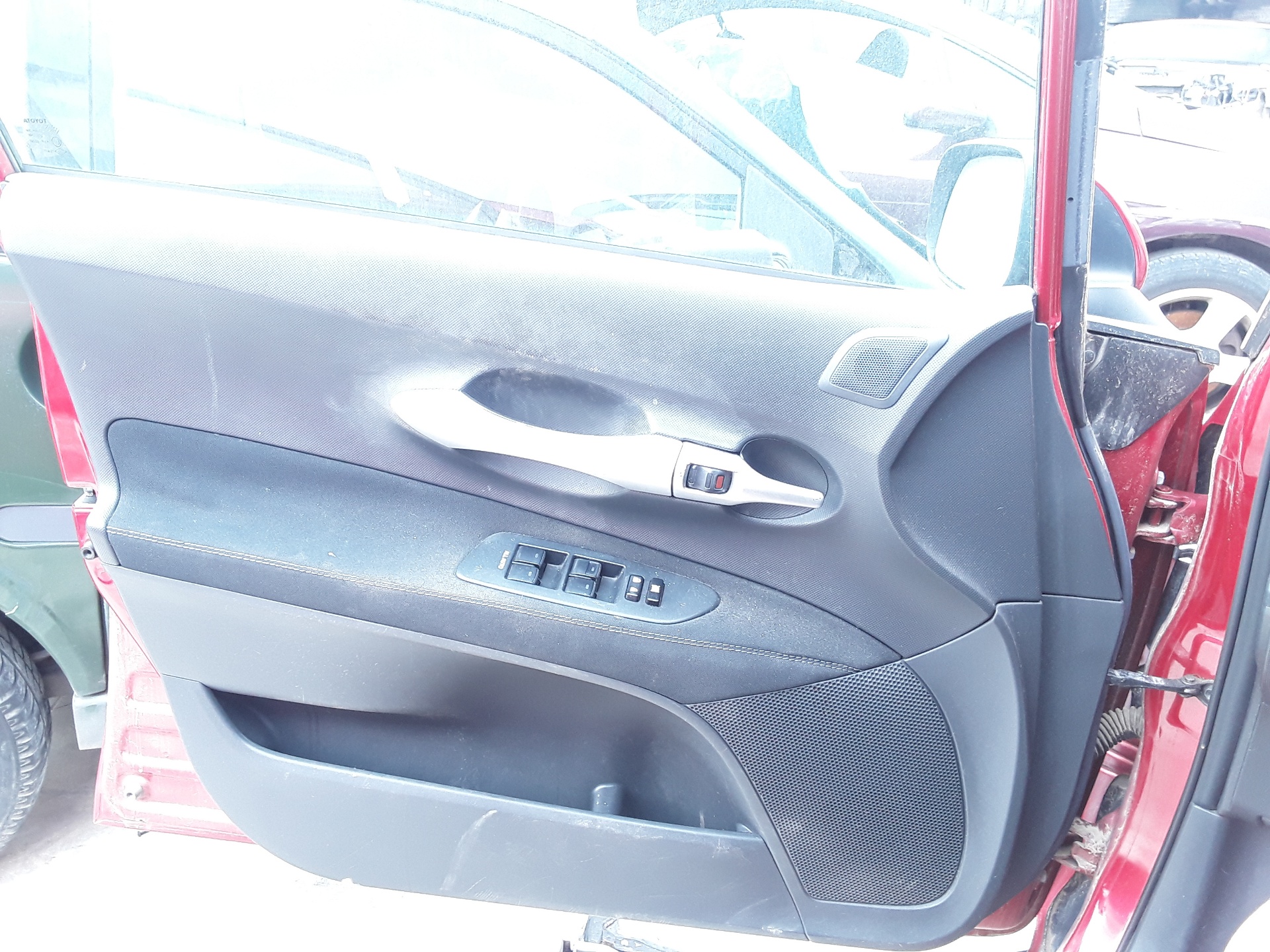 Front left door trim, photo 1 of 3