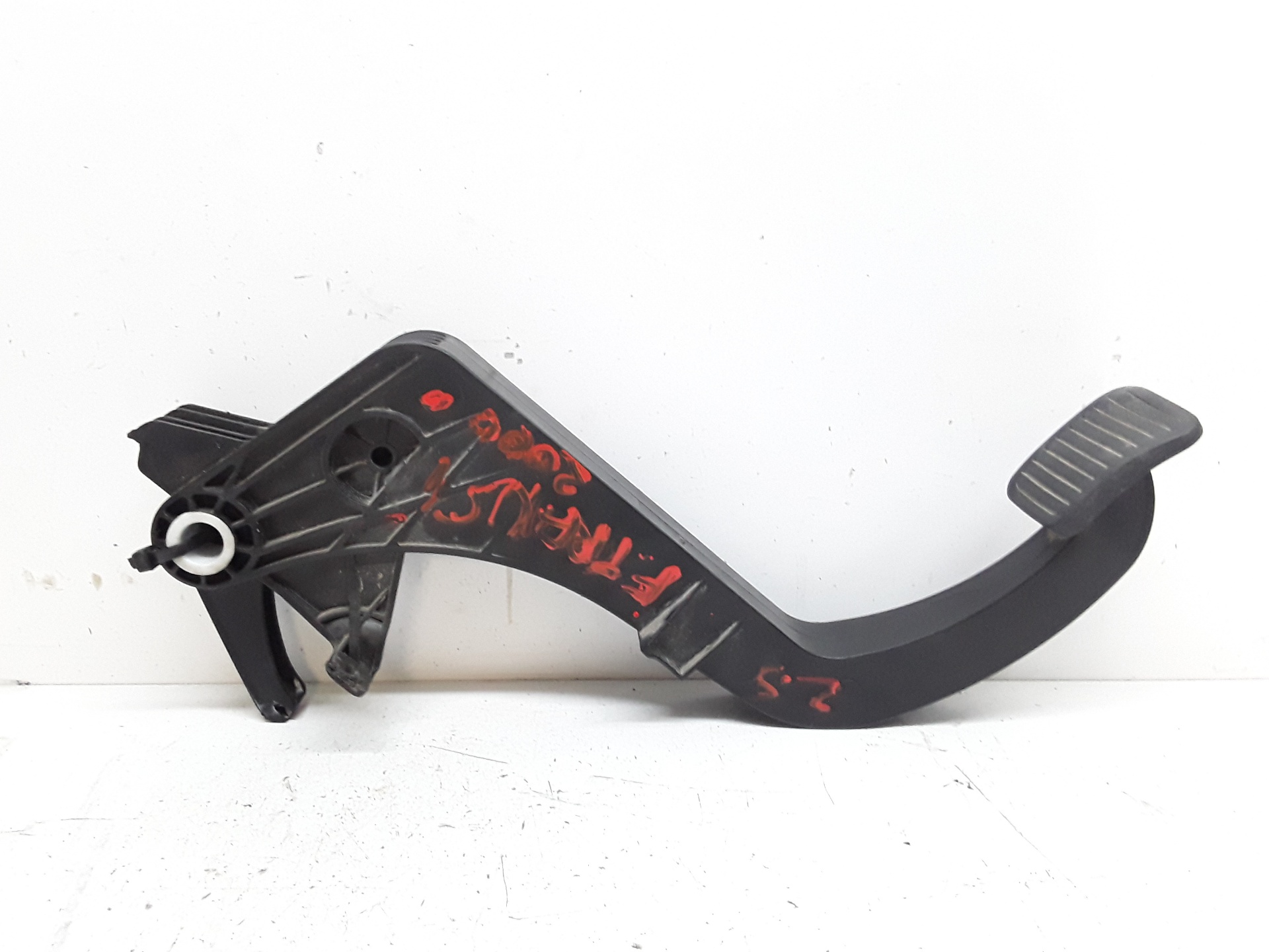 Pedal embrague