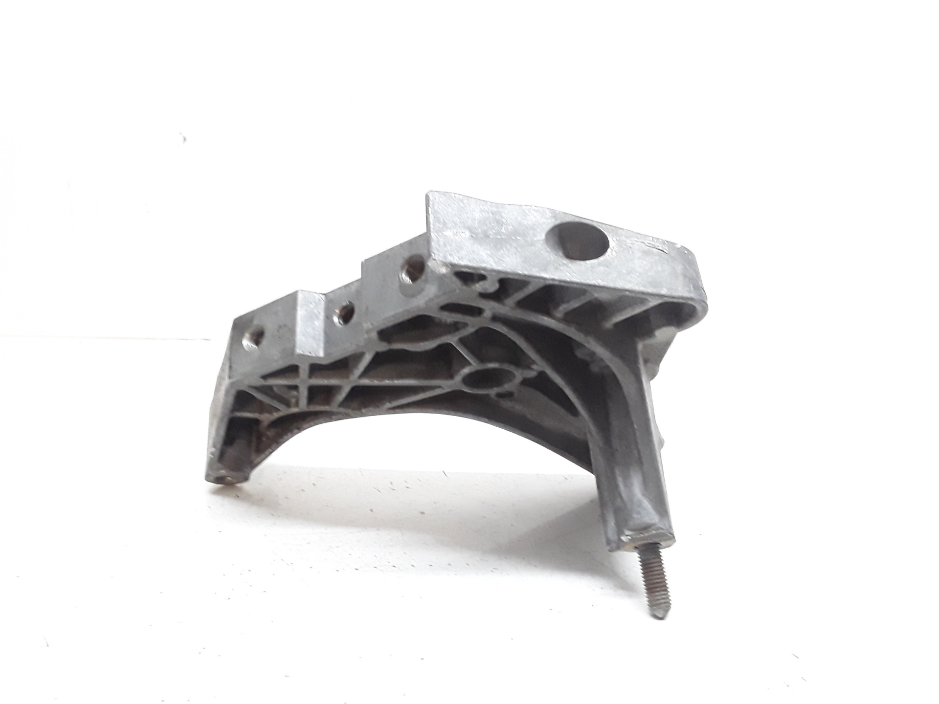 Soporte motor derecho