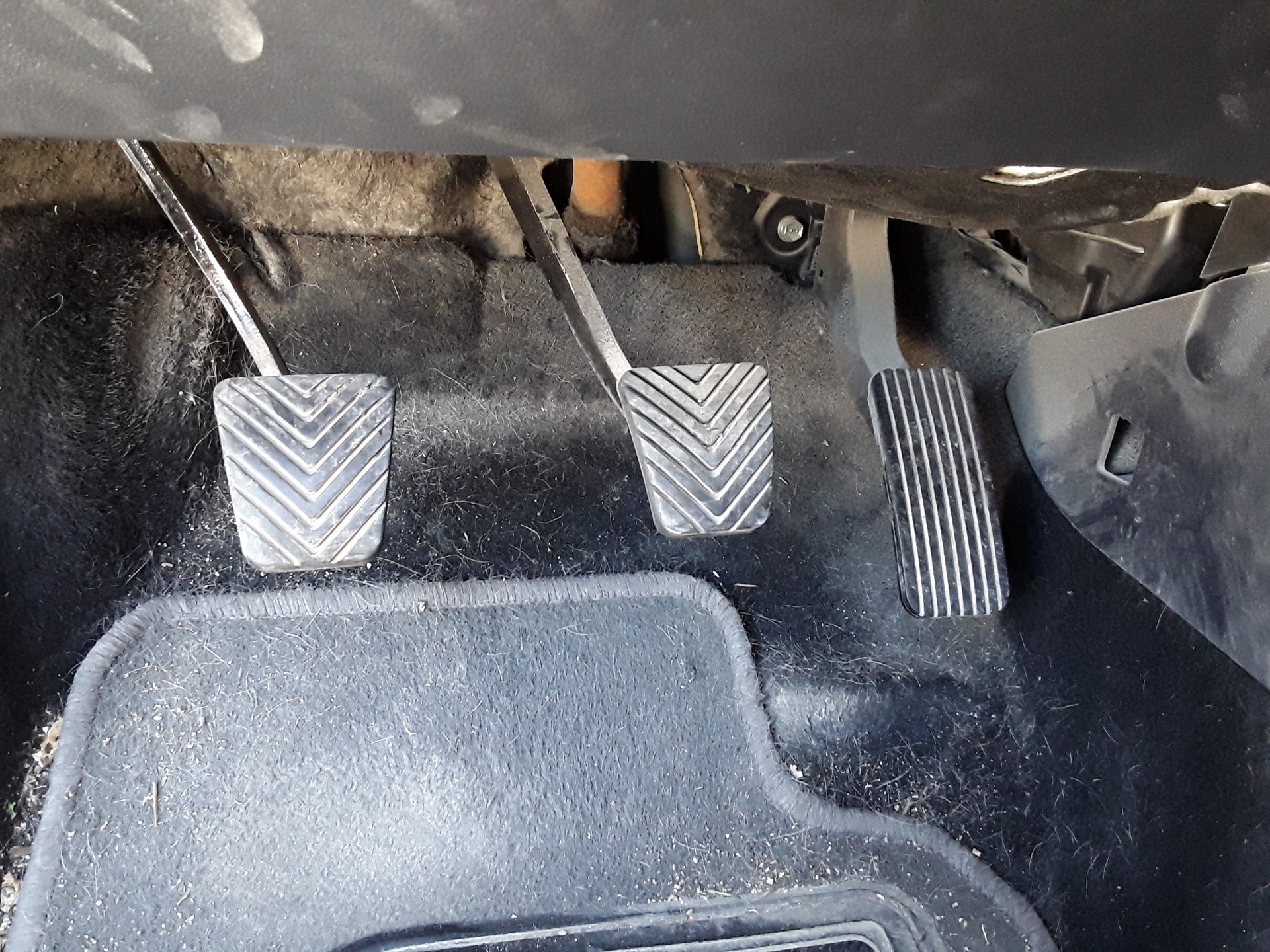 Pedal acelerador, foto 1 de 2