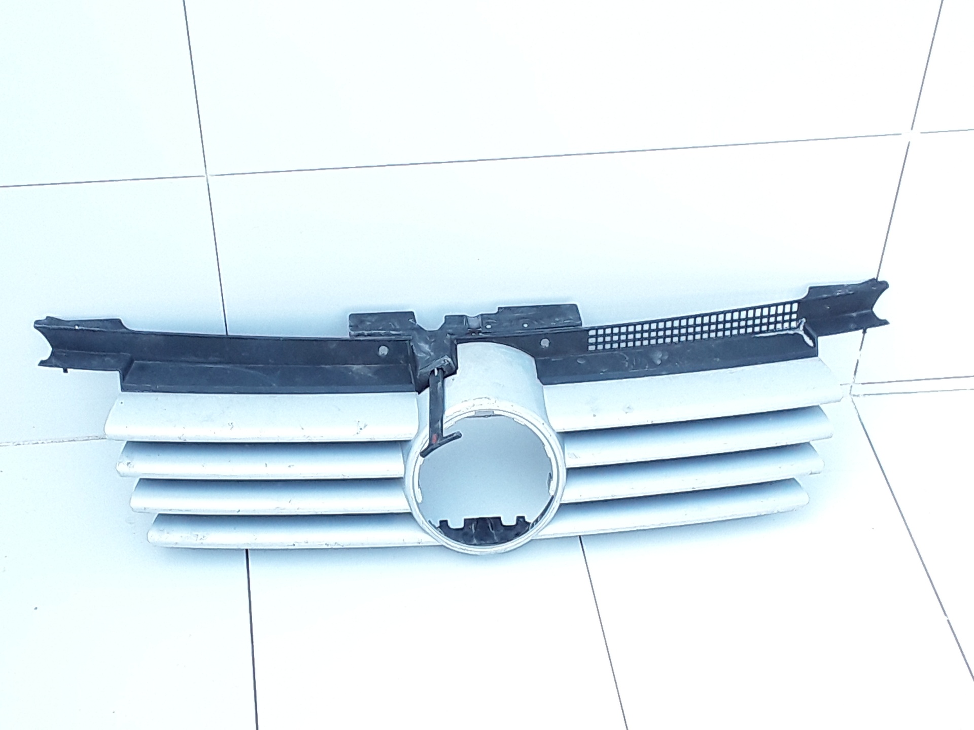 Front grille, photo 1 of 3