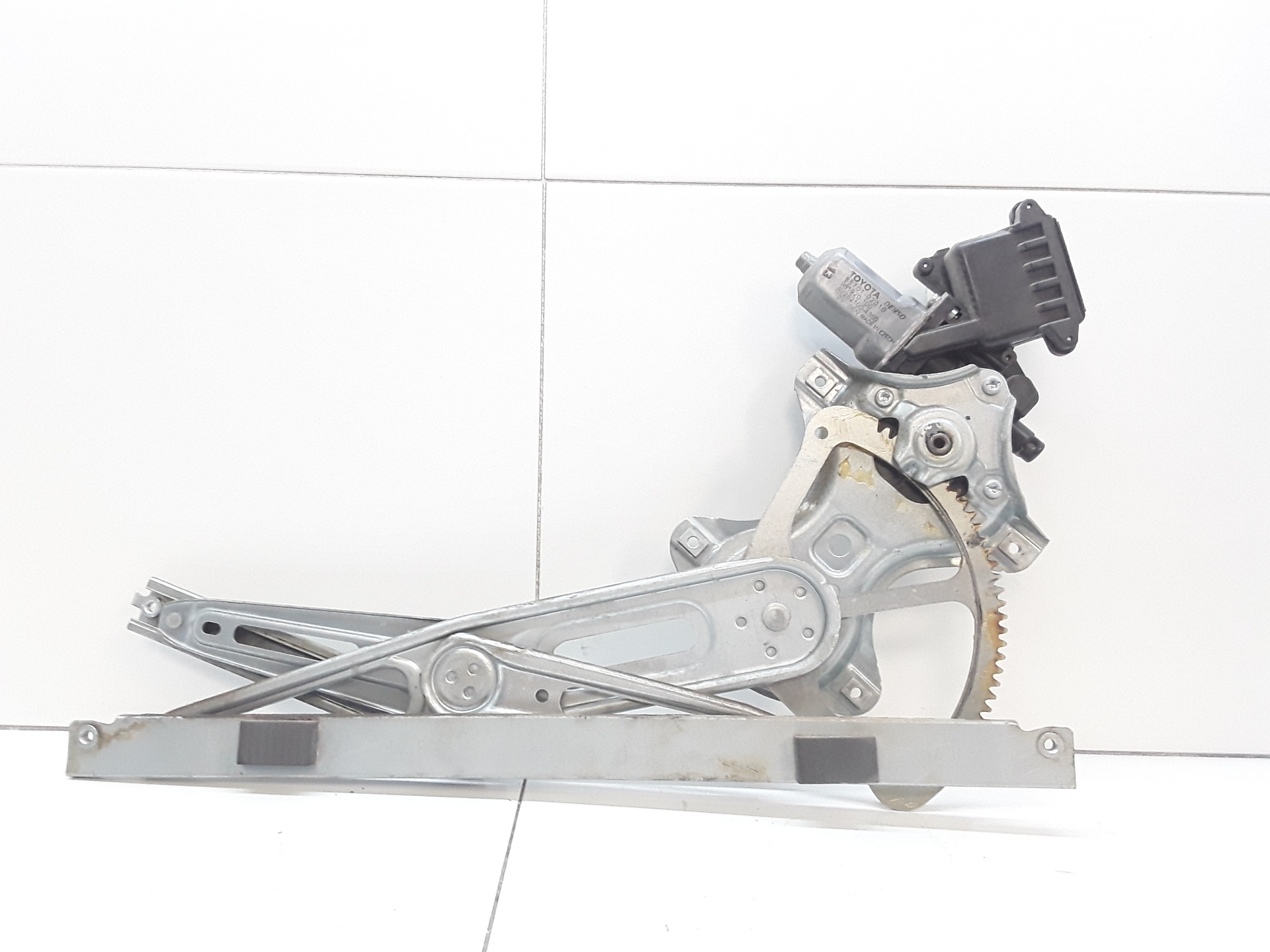 Motor elevalunas delantero derecho, foto 1 de 3