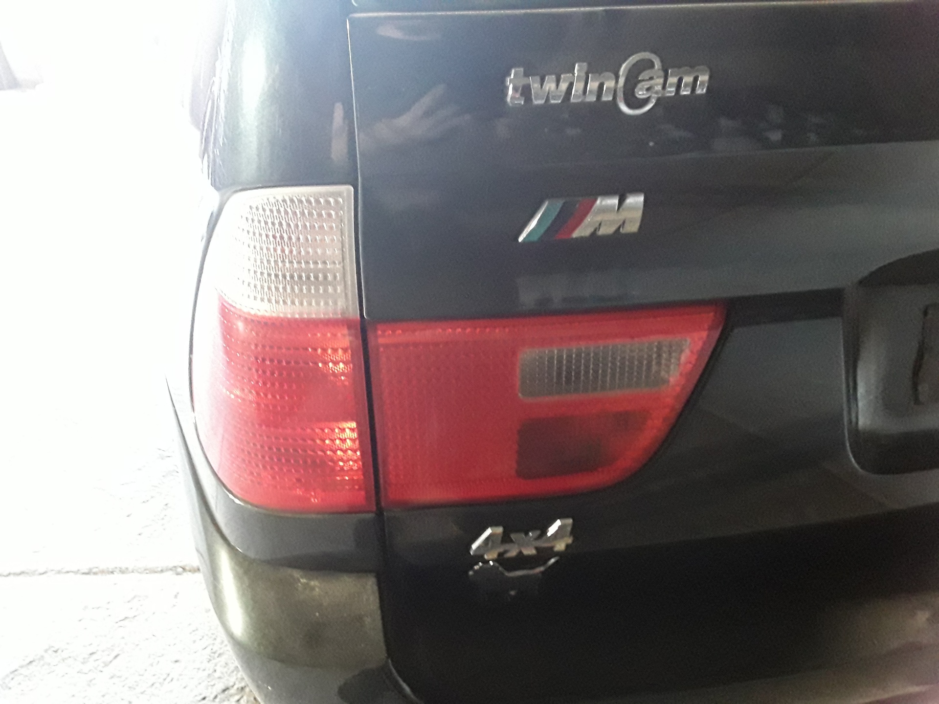 Left inner rear light, photo 1 of 1