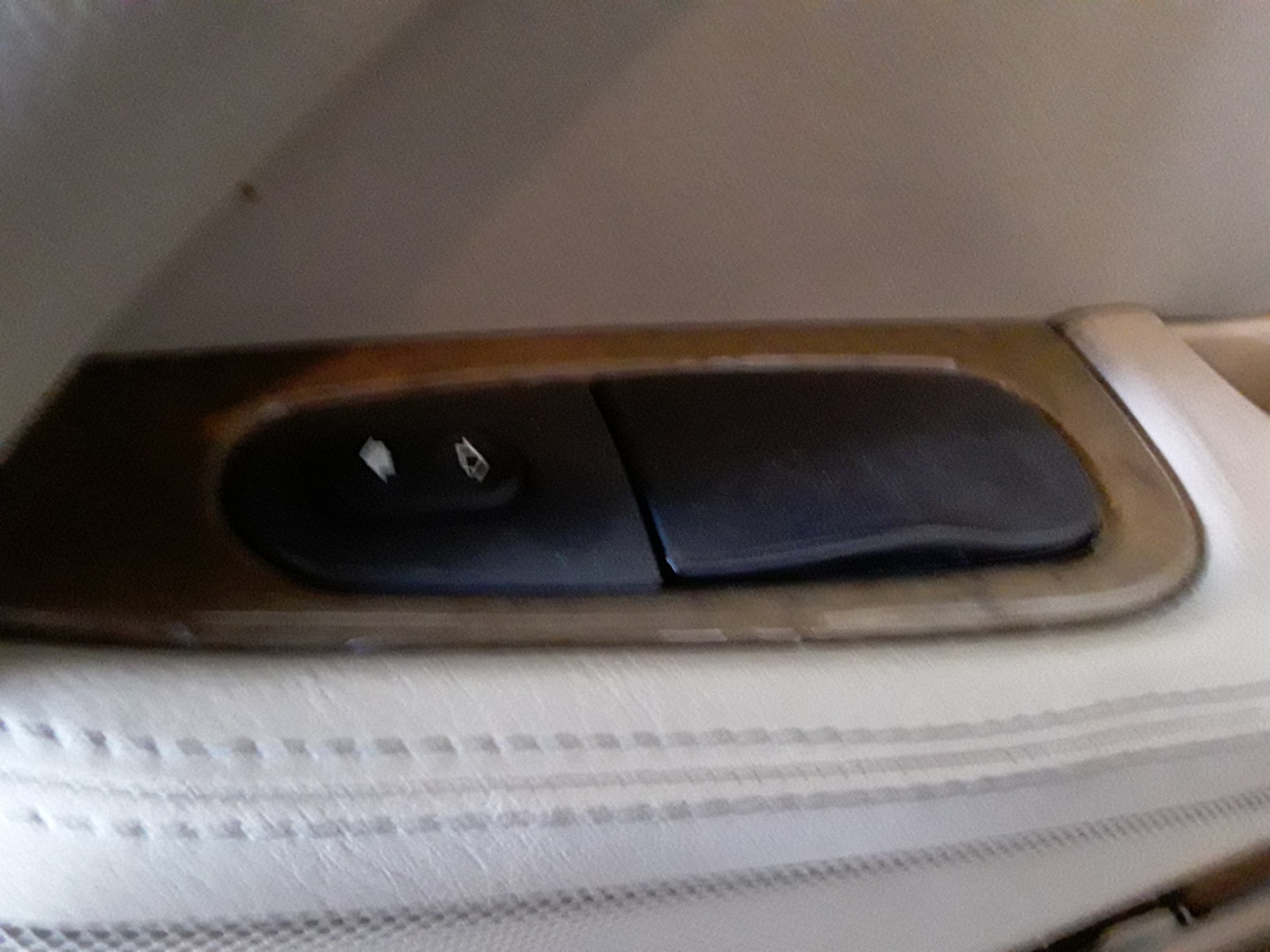 Rear right window switch, photo 1 of 2