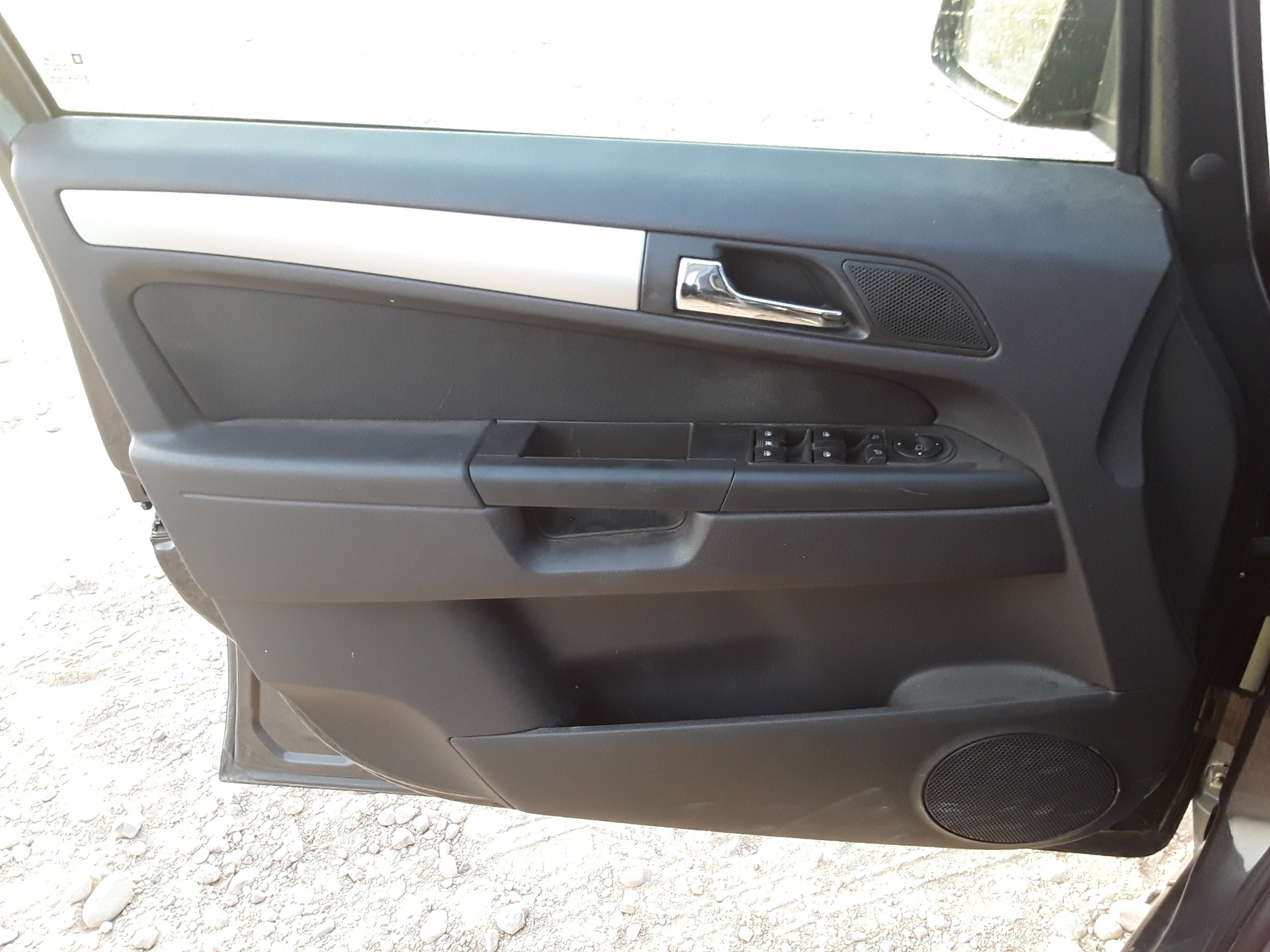 Front left door trim, photo 1 of 1