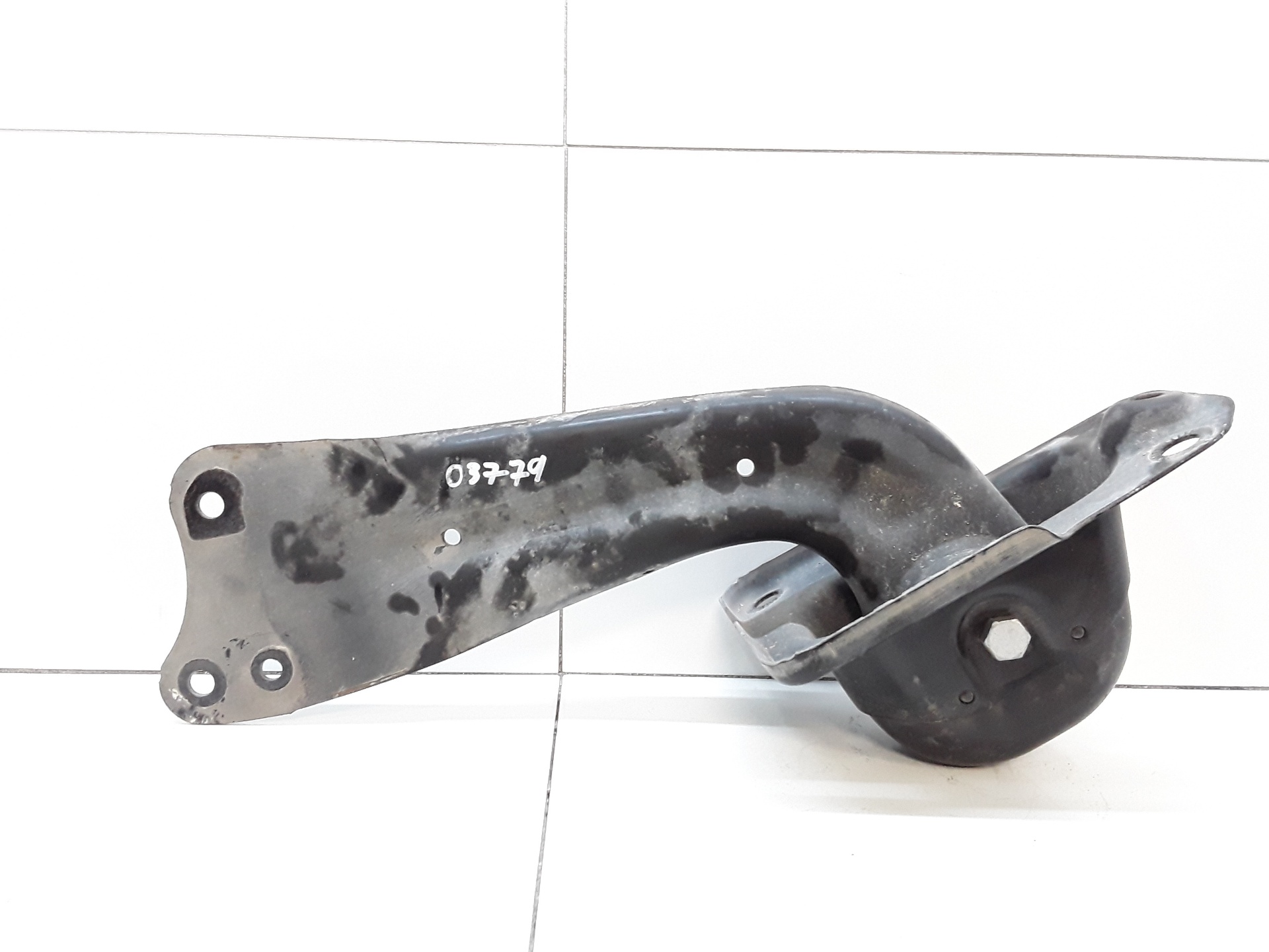 Soporte brazo suspension trasero izquierdo