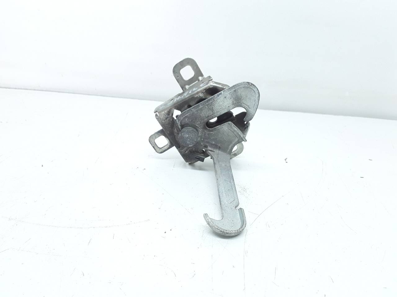 Bonnet lock, photo 1 of 3