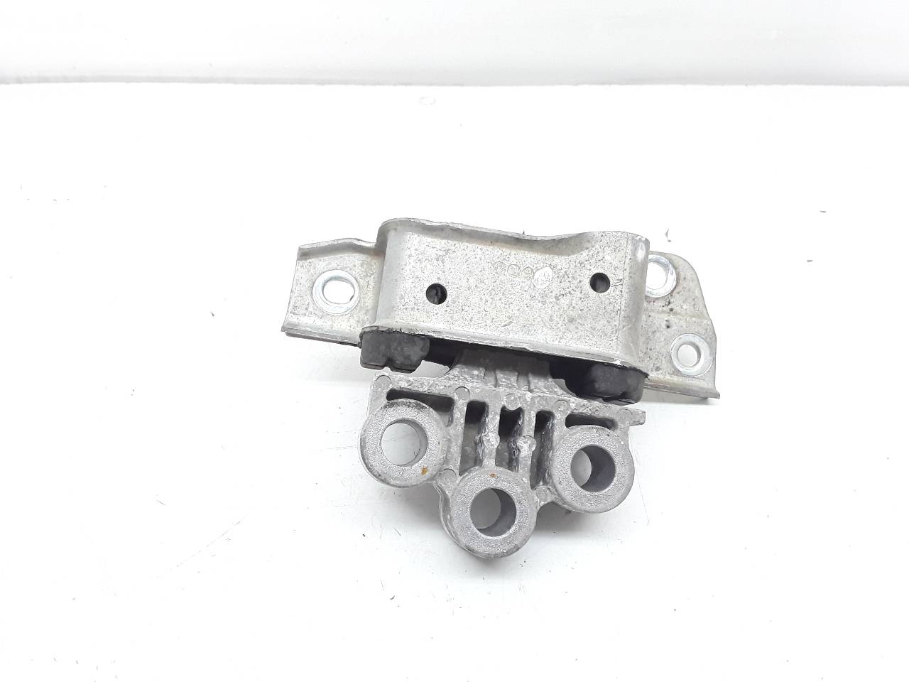 Soporte motor derecho, foto 1 de 4