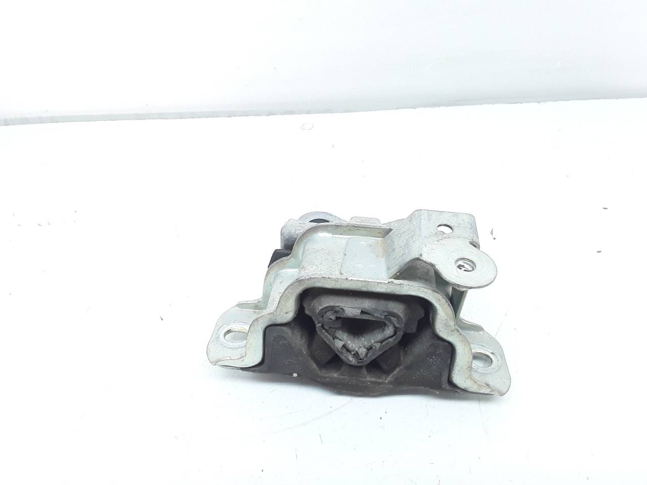 Soporte motor izquierdo, foto 1 de 3