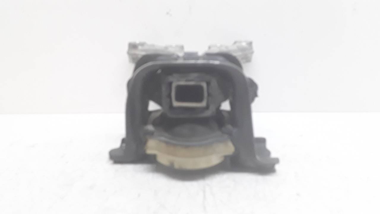 Soporte motor derecho, foto 1 de 8