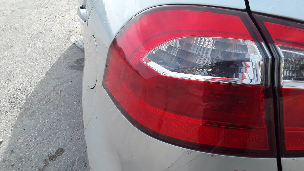 Piloto trasero izquierdo, foto 1 de 1