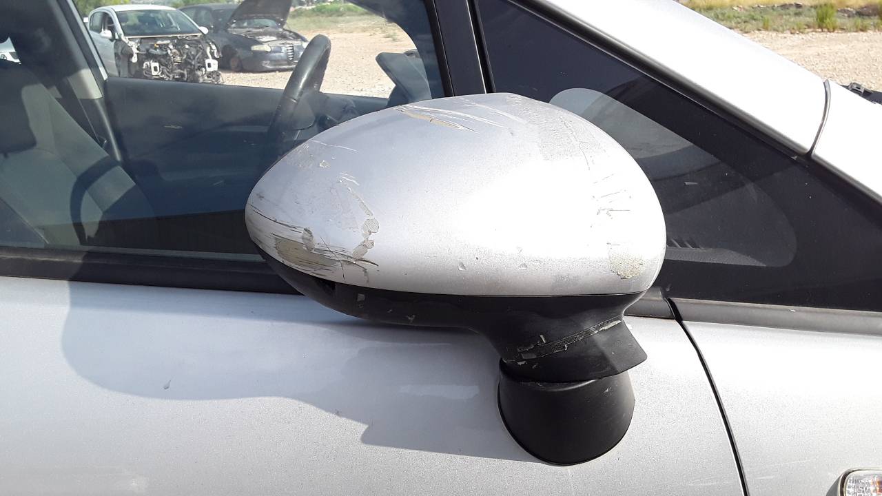 Retrovisor derecho, foto 1 de 2