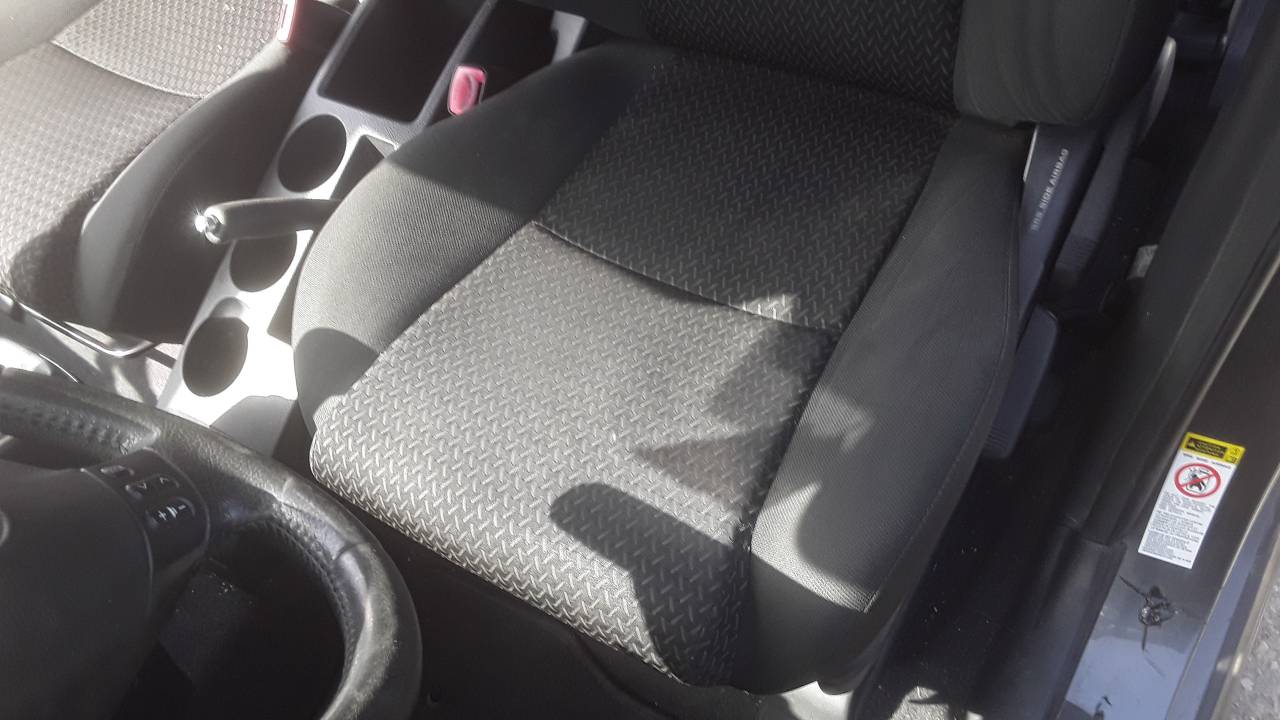 Asiento delantero izquierdo, foto 1 de 3
