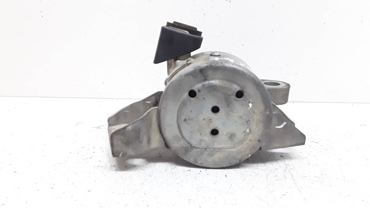 Soporte motor derecho
