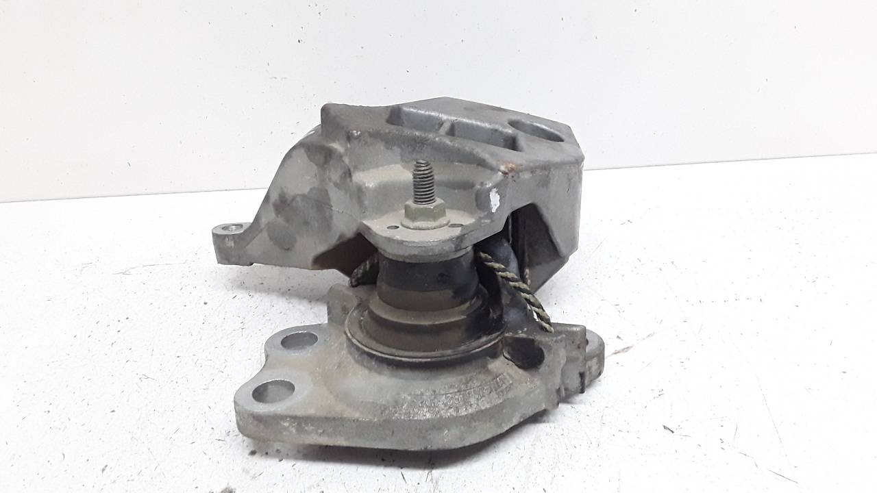 Soporte motor izquierdo