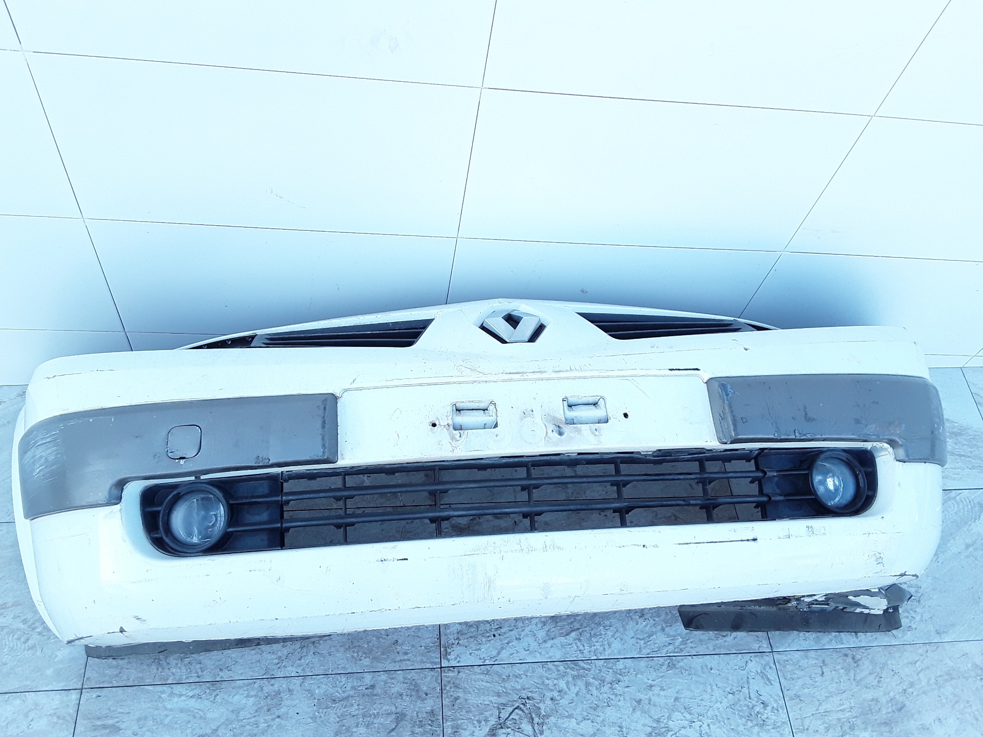 Front bumper, photo 1 of 5