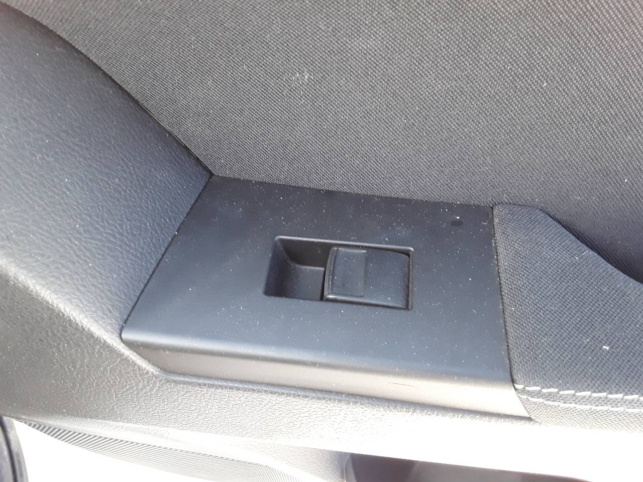 Mando elevalunas trasero derecho, foto 1 de 3