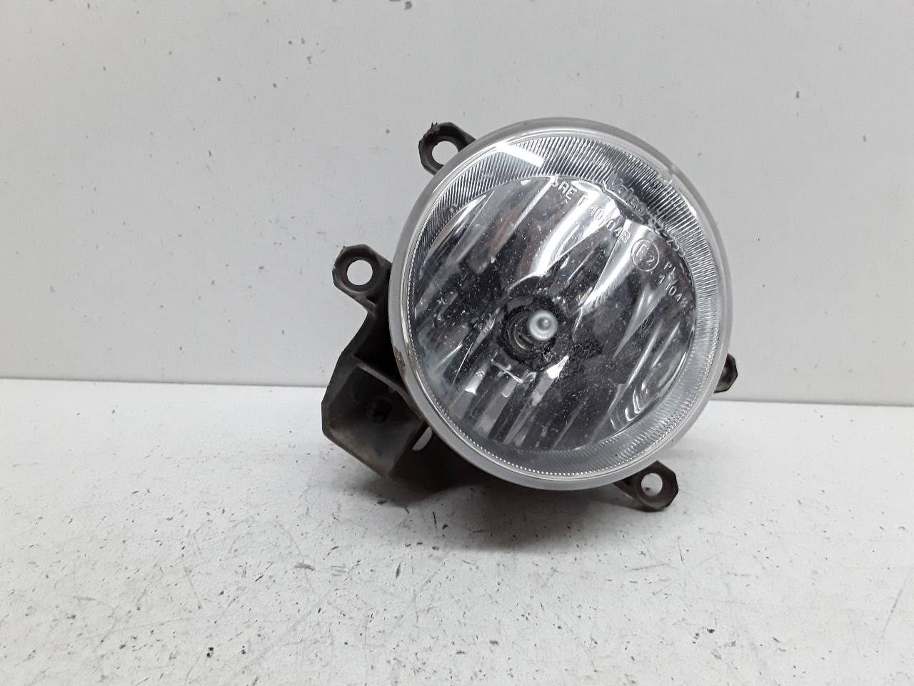 Faro antiniebla izquierdo