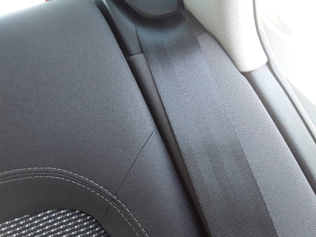 Cinturon seguridad trasero izquierdo