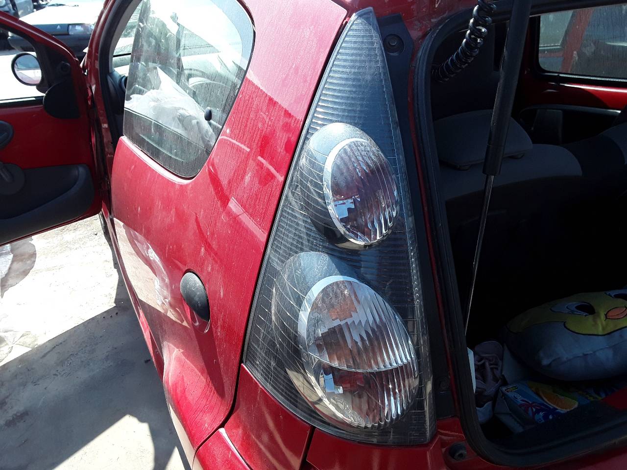 Piloto trasero izquierdo, foto 1 de 1