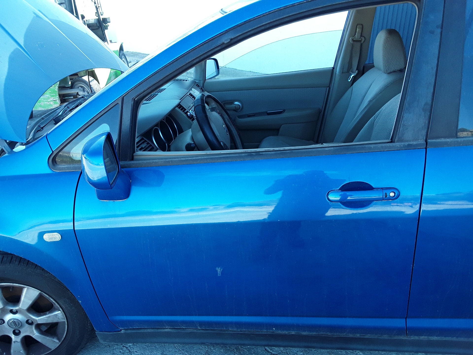 Porte avant gauche, photo 1 sur 1