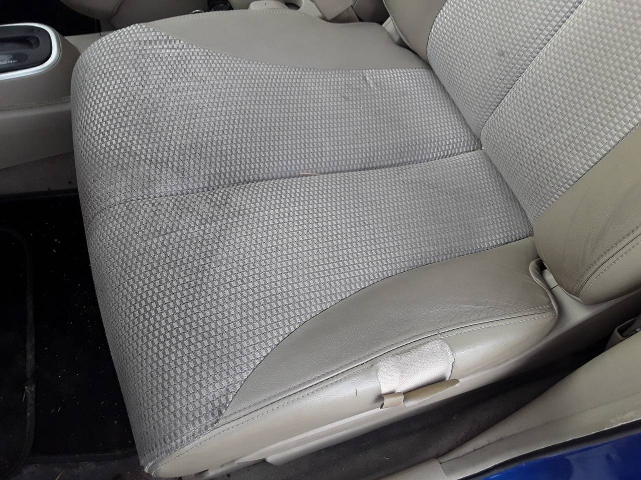 Asiento delantero izquierdo, foto 1 de 3