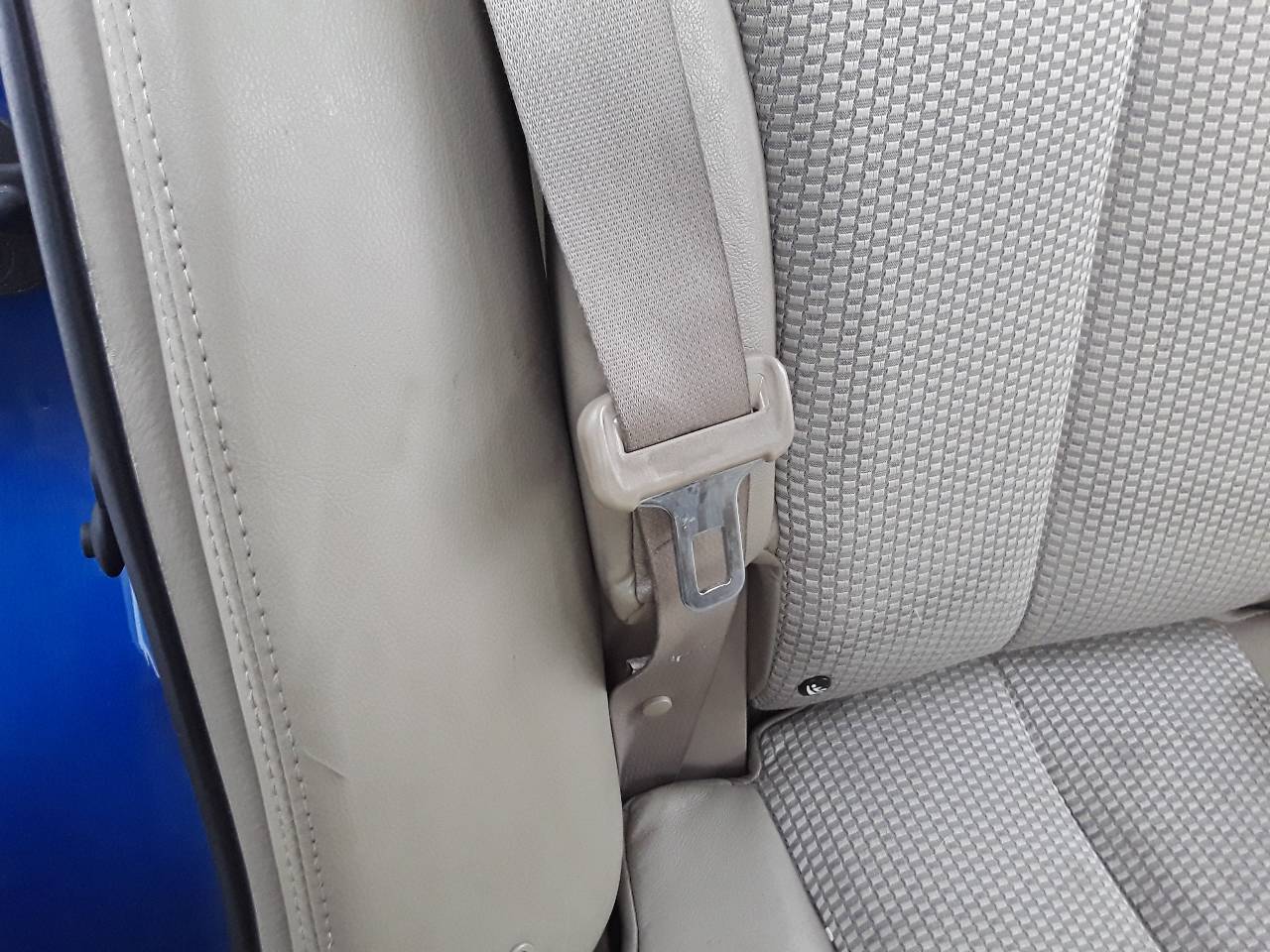 Cinturon seguridad trasero derecho