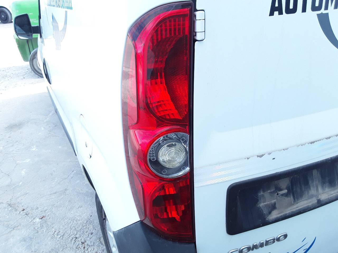 Piloto trasero izquierdo