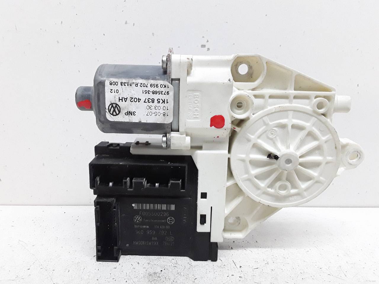 Motor elevalunas delantero derecho, foto 1 de 3