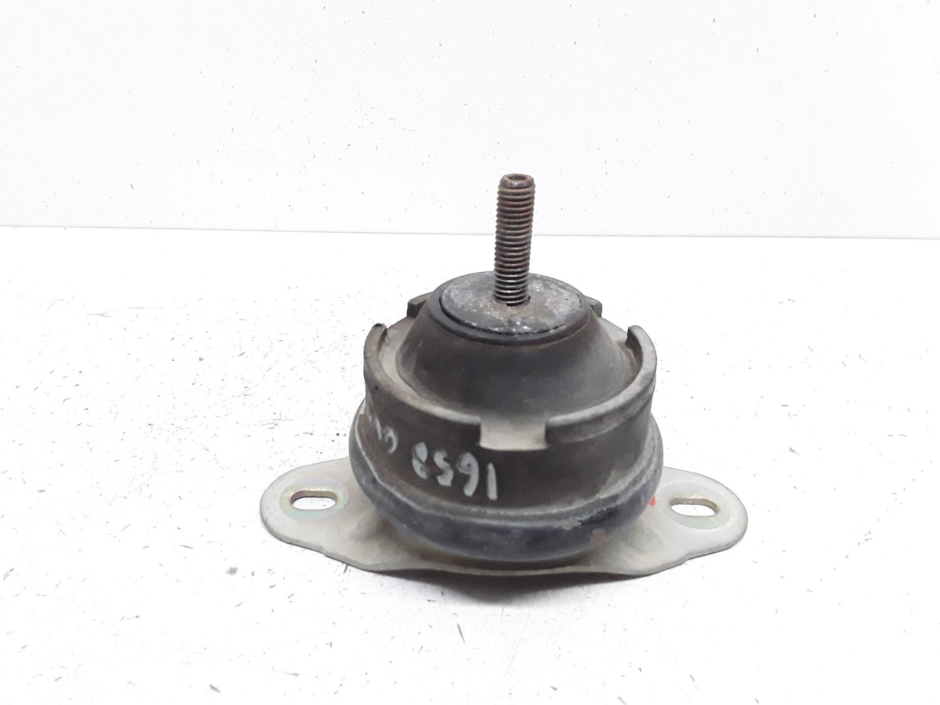 Soporte motor izquierdo
