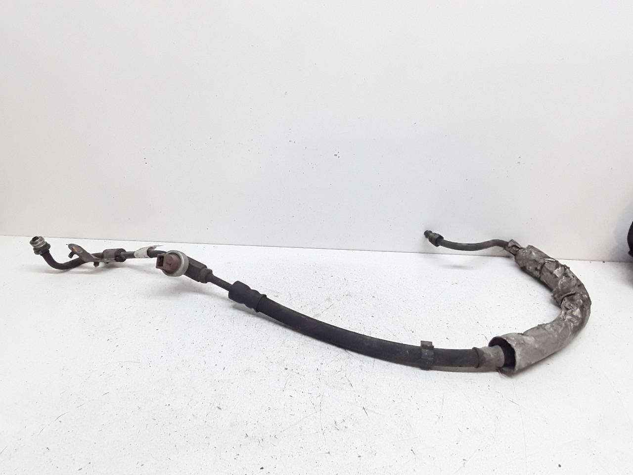 Power steering pressure pipe, photo 1 of 4
