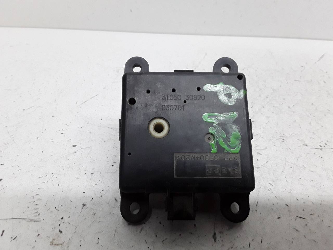 Motor apertura trampillas climatizador