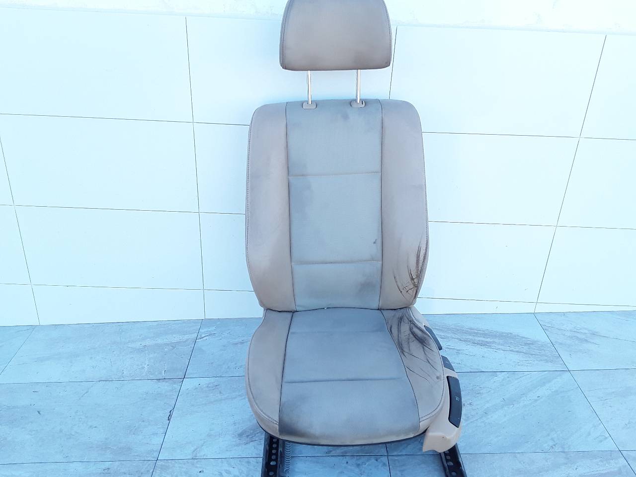 Asiento delantero izquierdo