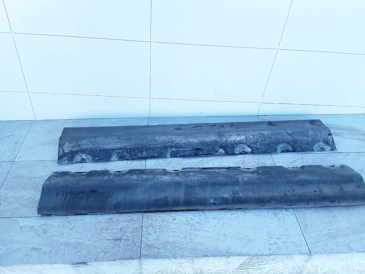Faldon lateral