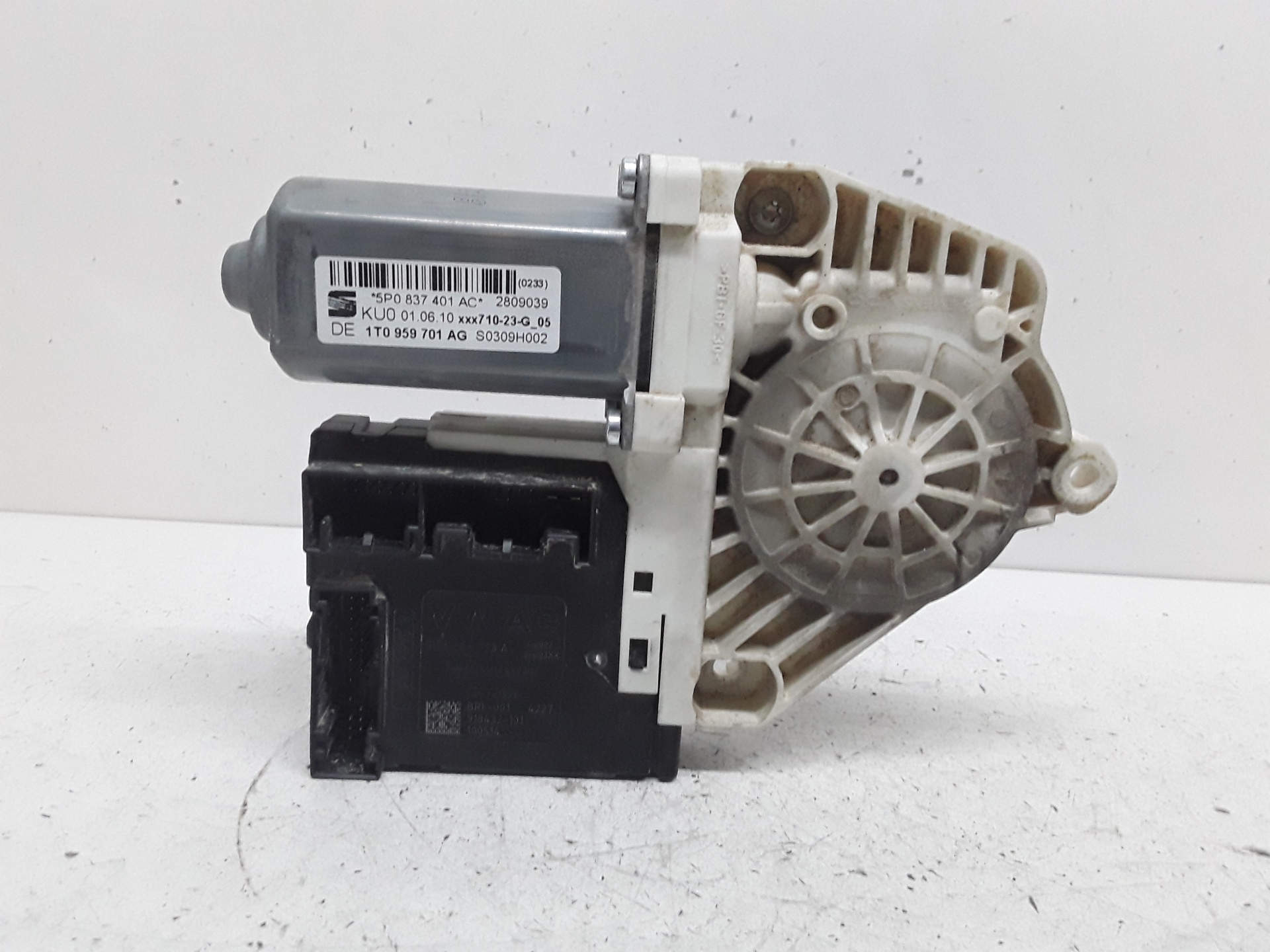 Motor elevalunas delantero izquierdo