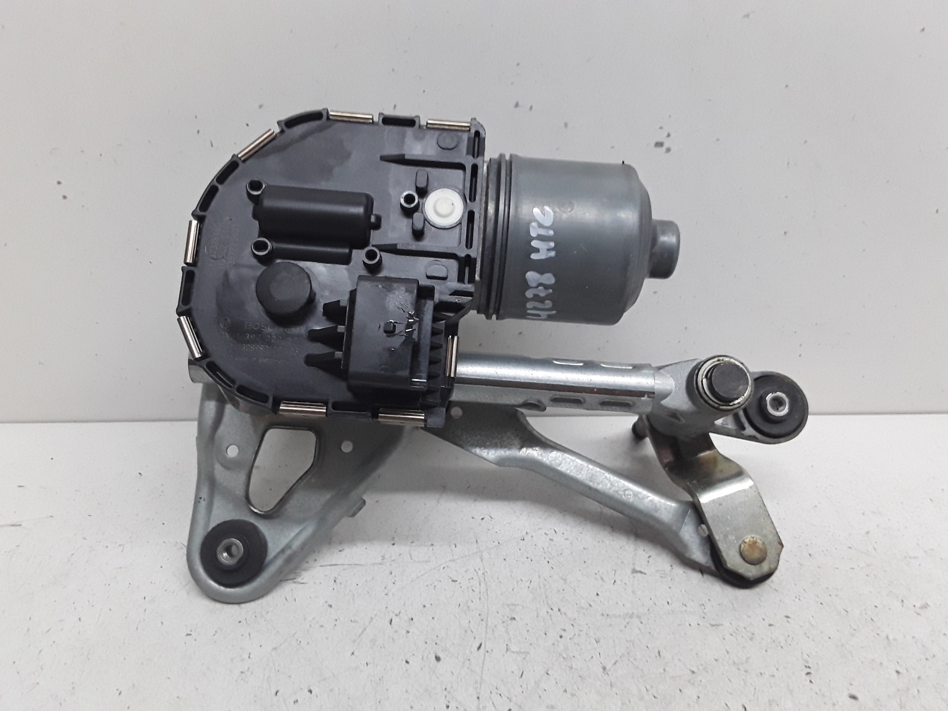 Motor limpia delantero