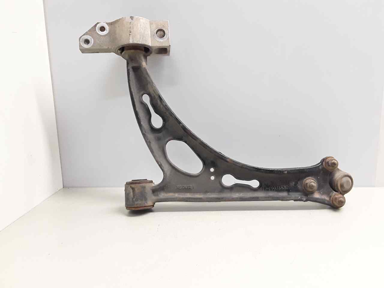 Brazo suspension inferior delantero derecho, foto 1 de 3