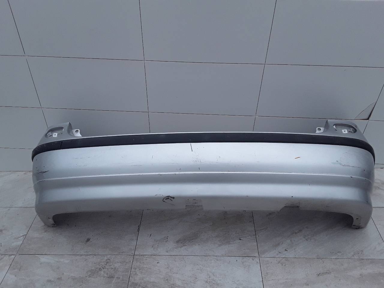 Paragolpes trasero
