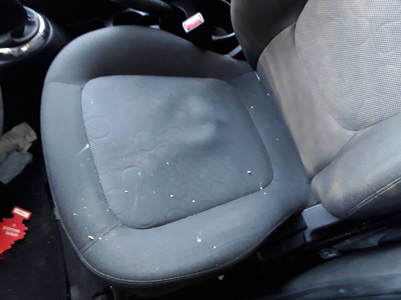 Front left seat, photo 1 of 2