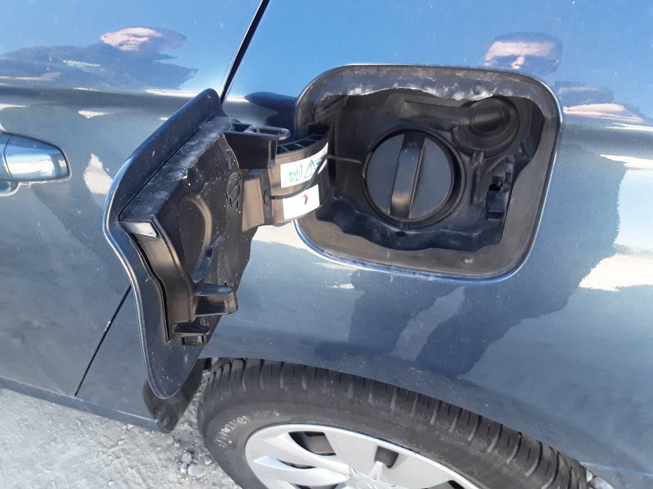 Trappe à carburant, photo 1 sur 2